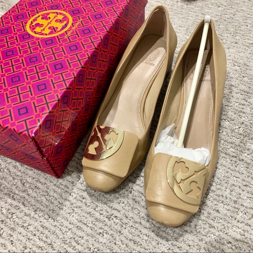 Tory Burch Square Toe LOGO Pump